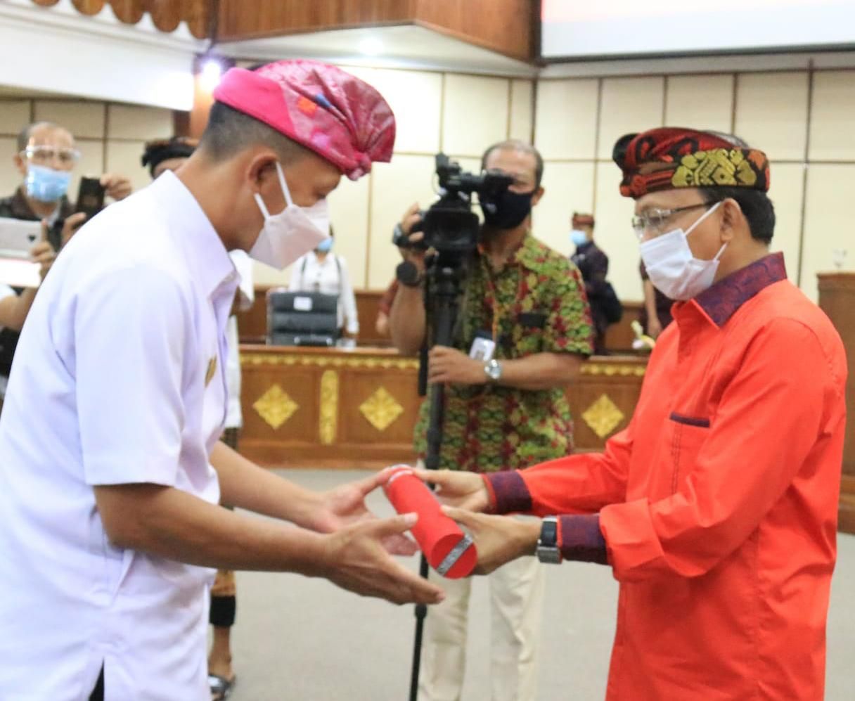 podiumnews.com-Gubernur Koster Lantik Serinah sebagai Pjs Bupati Karangasem 